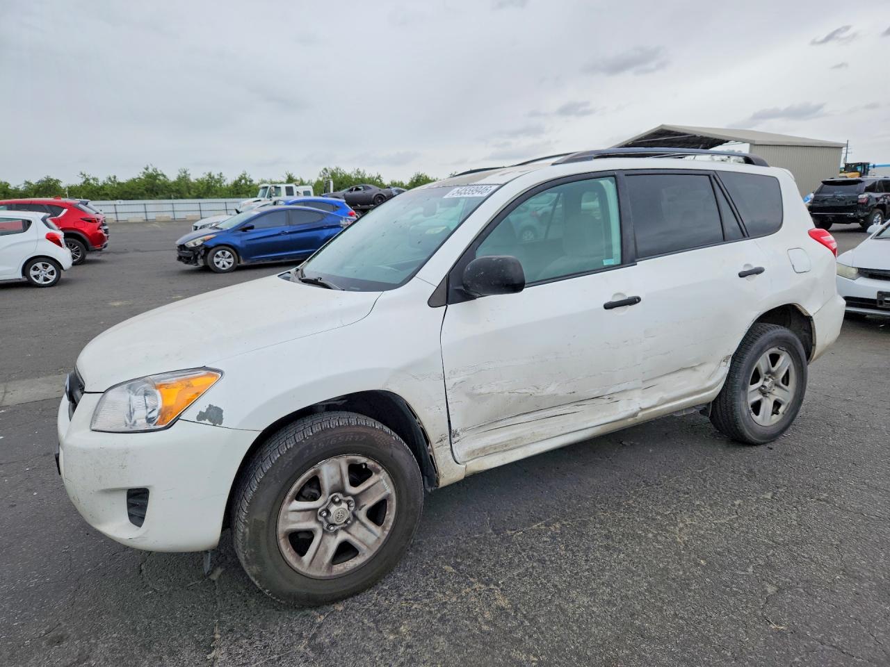 Salvage Toyota RAV4 Image