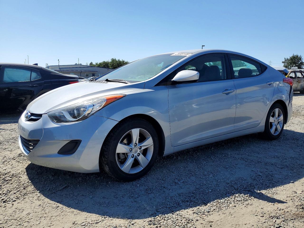 Salvage Hyundai ELANTRA Image