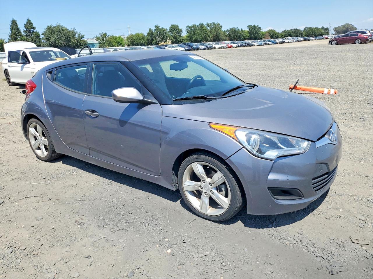 Hyundai VELOSTER Base