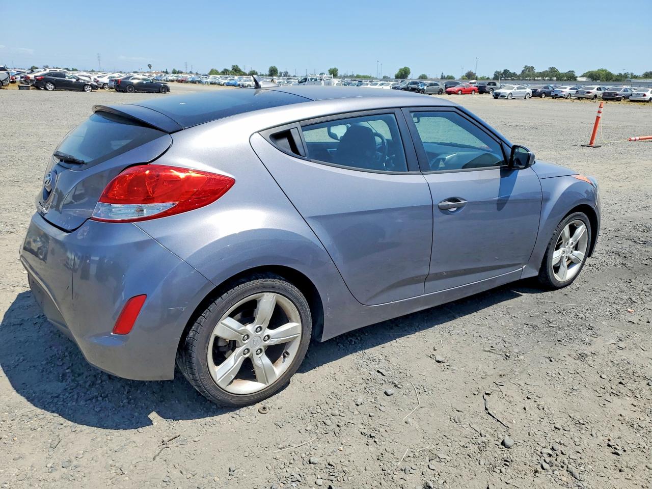 Hyundai VELOSTER Base