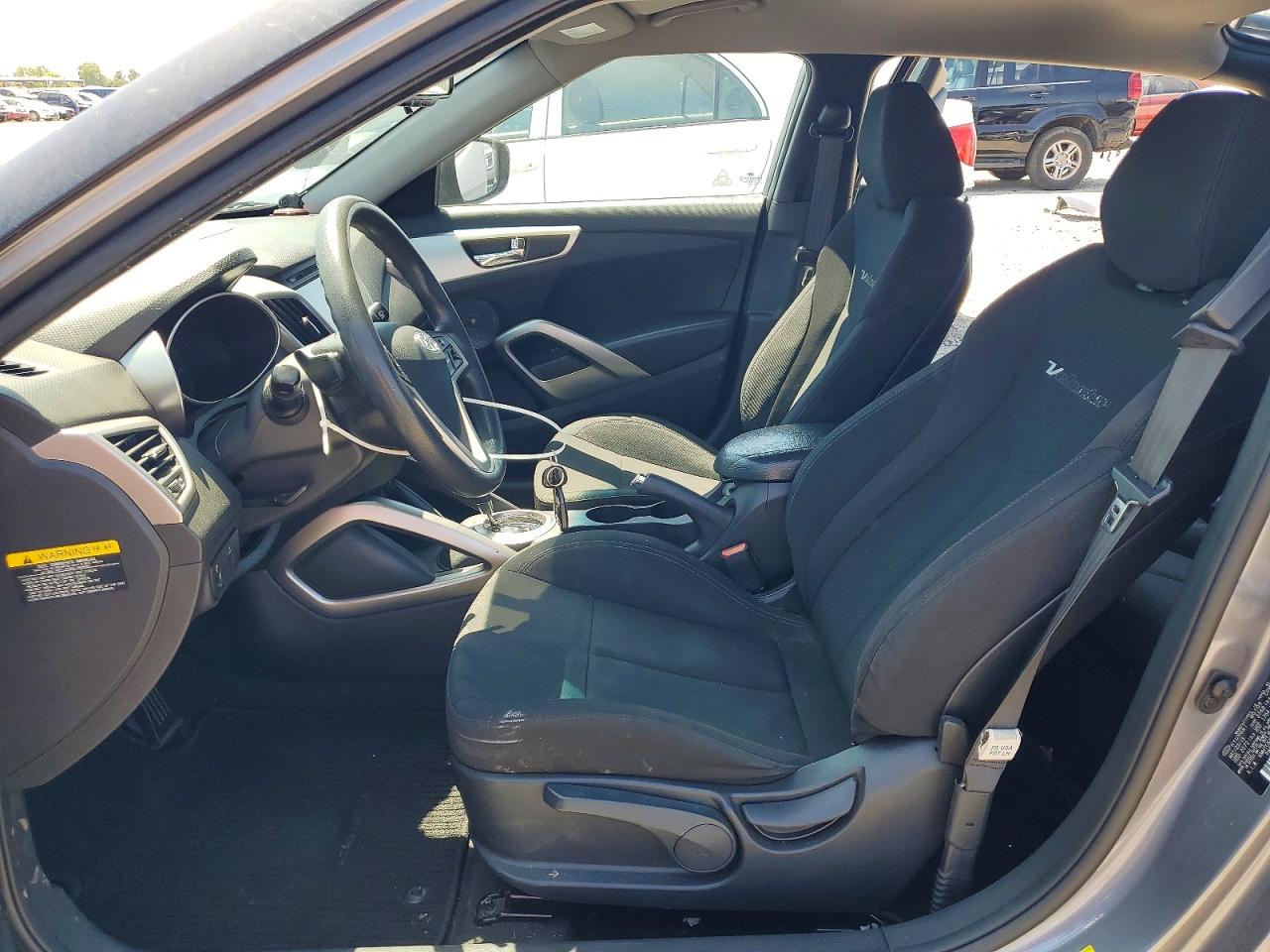 Hyundai VELOSTER Base