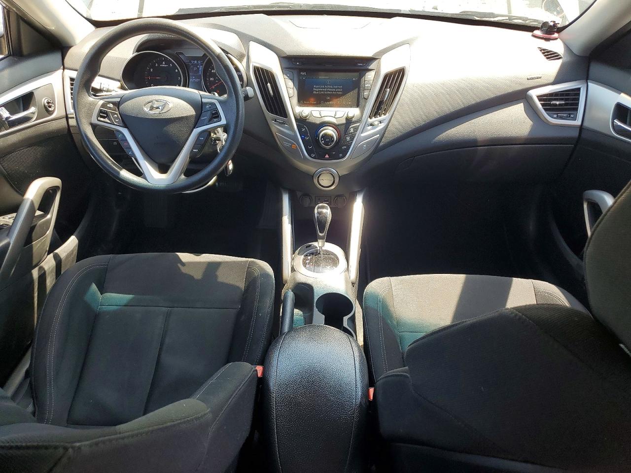 Hyundai VELOSTER Base