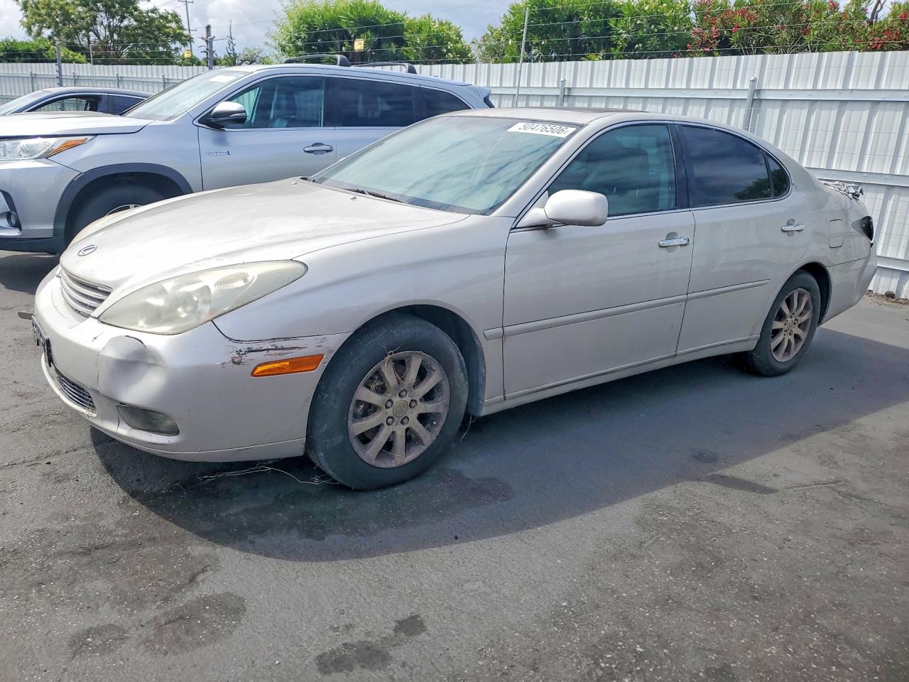 Salvage Lexus Es Image