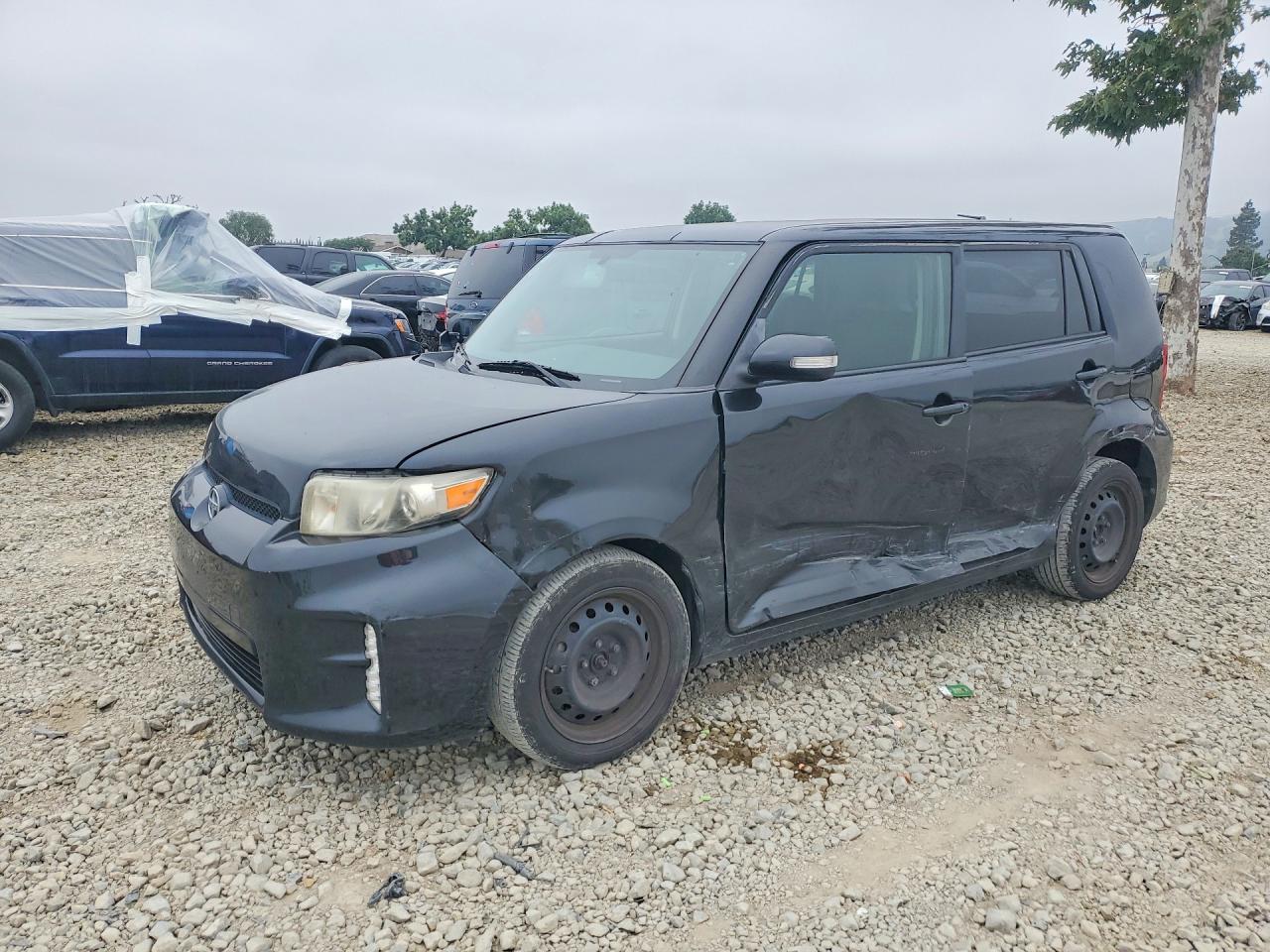 Salvage Scion xB Image