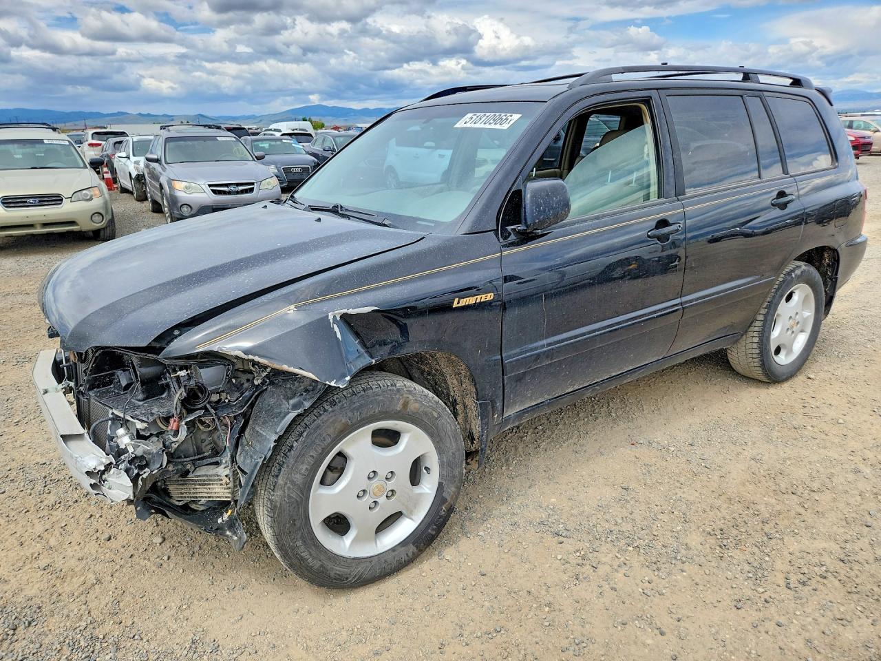 Salvage Toyota Highlander Image