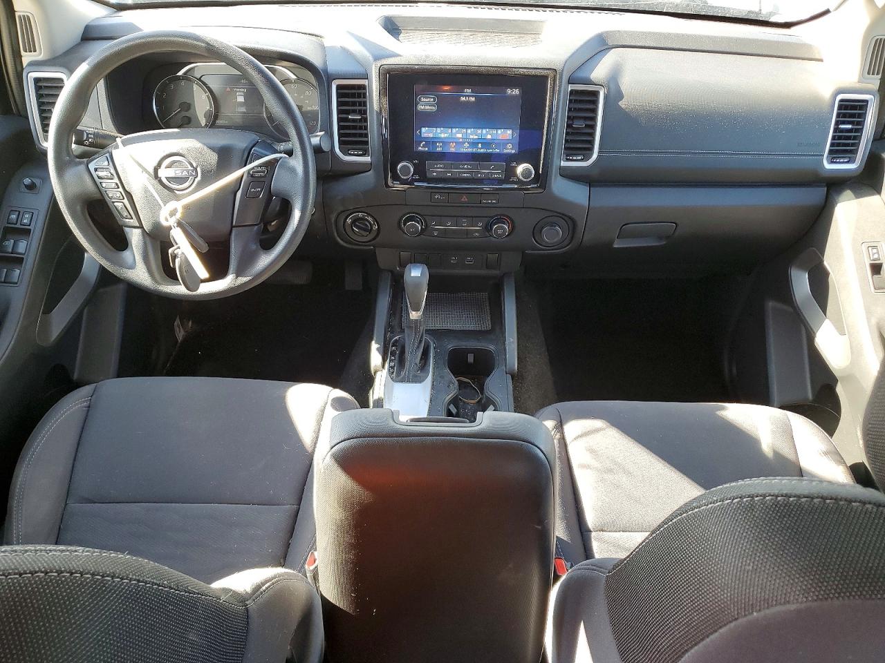 Nissan Frontier Sv