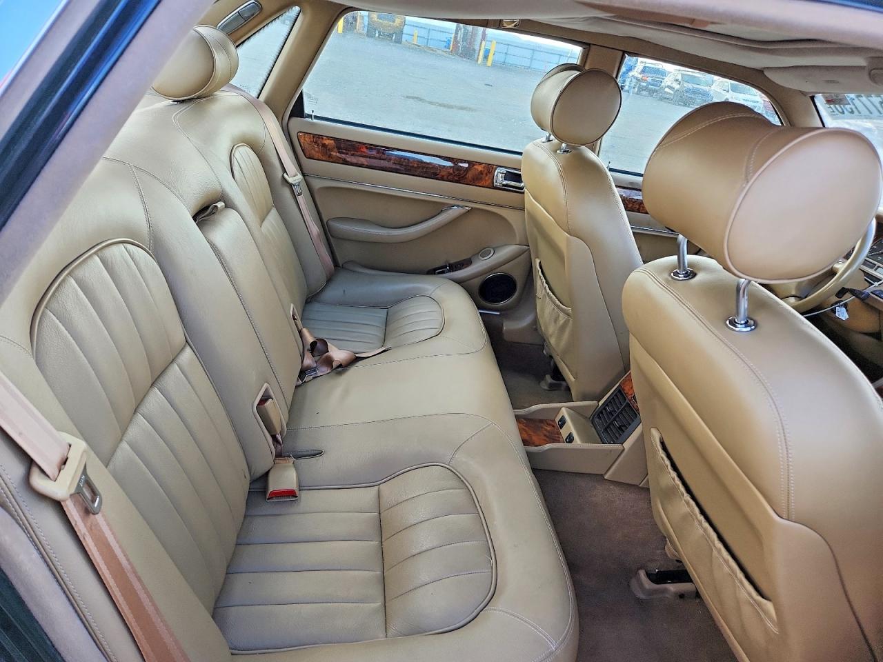 Jaguar Xj6
