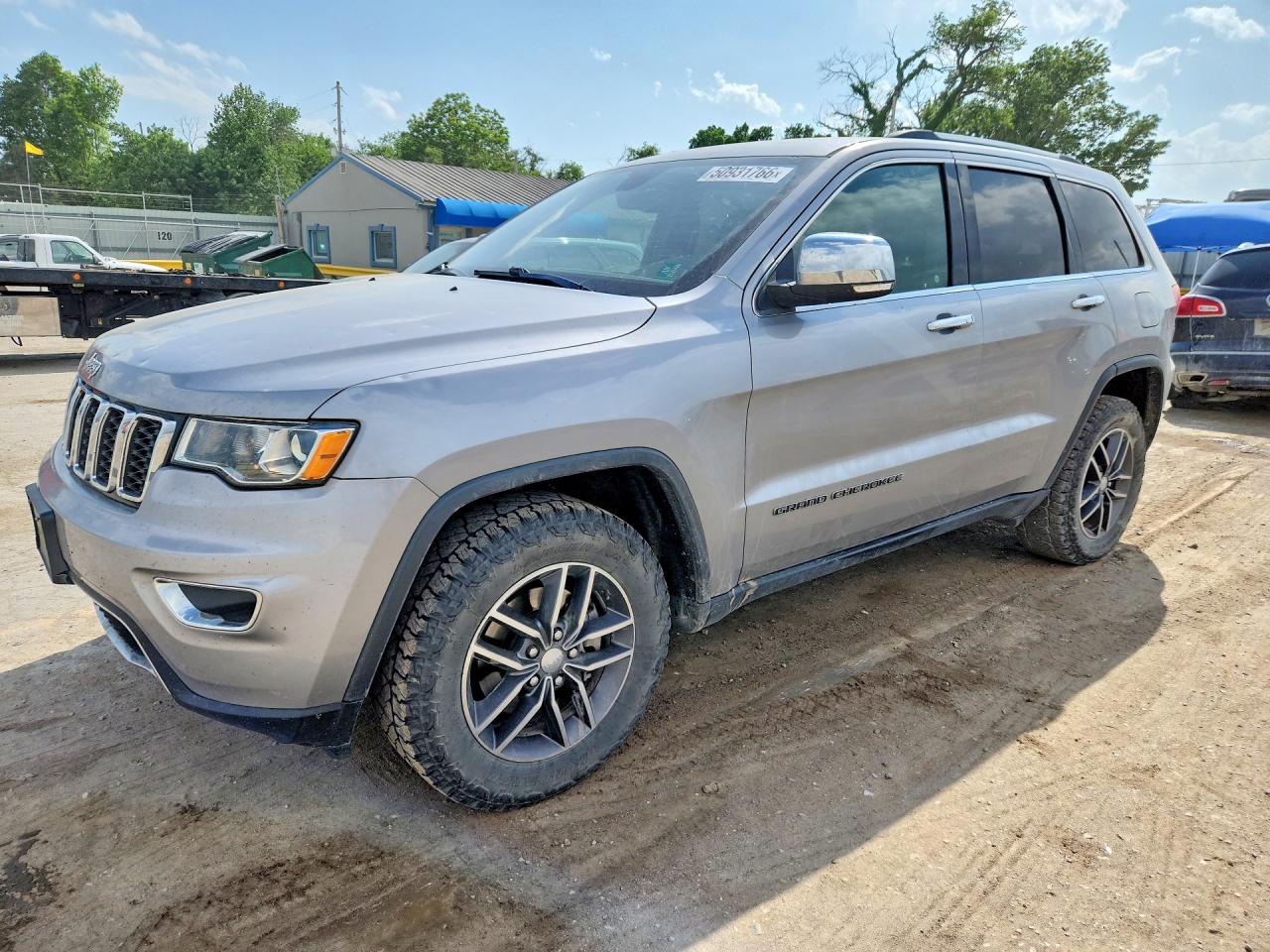 Salvage Jeep Cherokee Image
