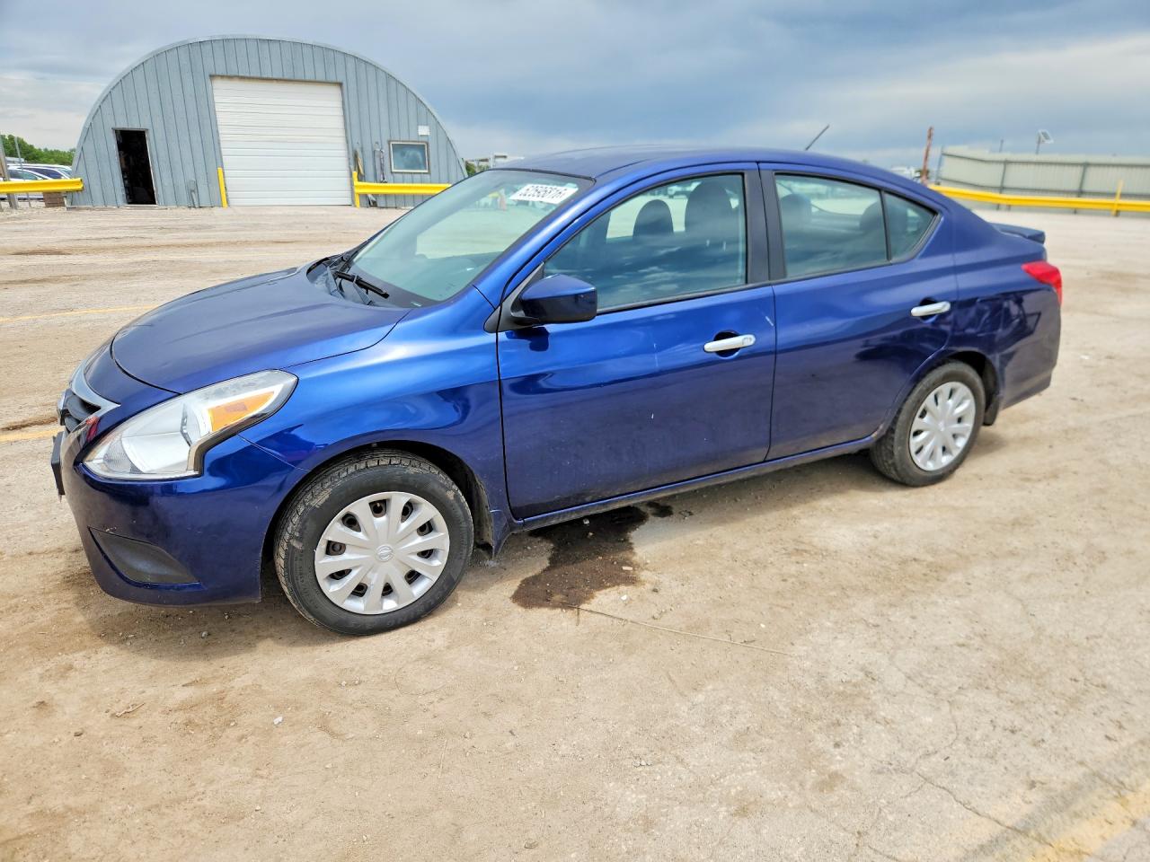 Salvage Nissan Versa Image