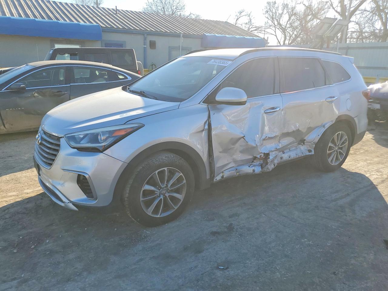 Salvage Hyundai SANTA FE Image