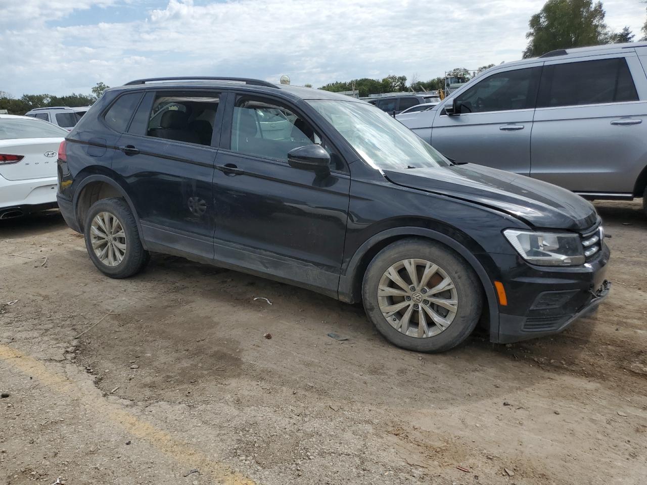 Volkswagen Tiguan S