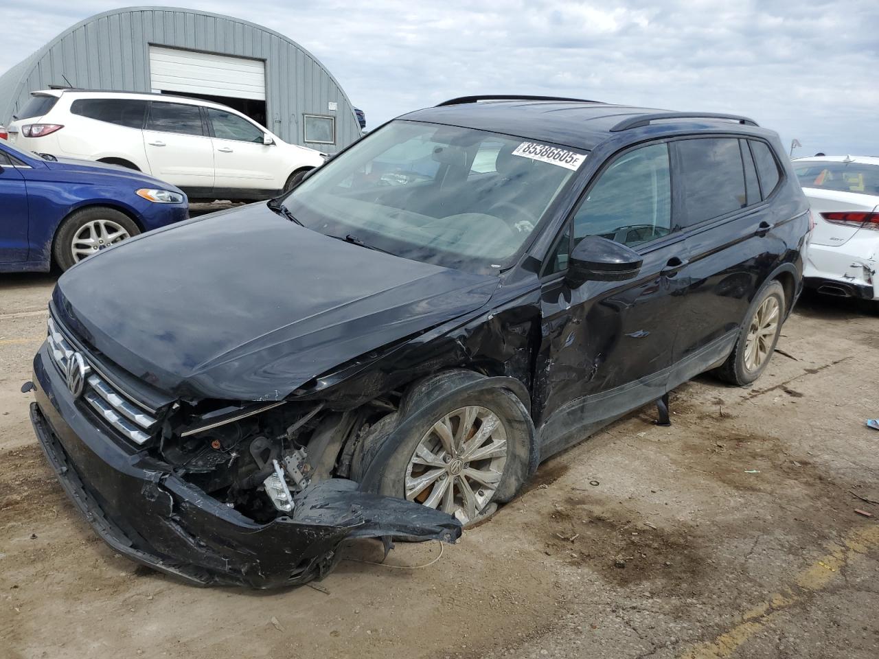 Salvage Volkswagen Tiguan Image