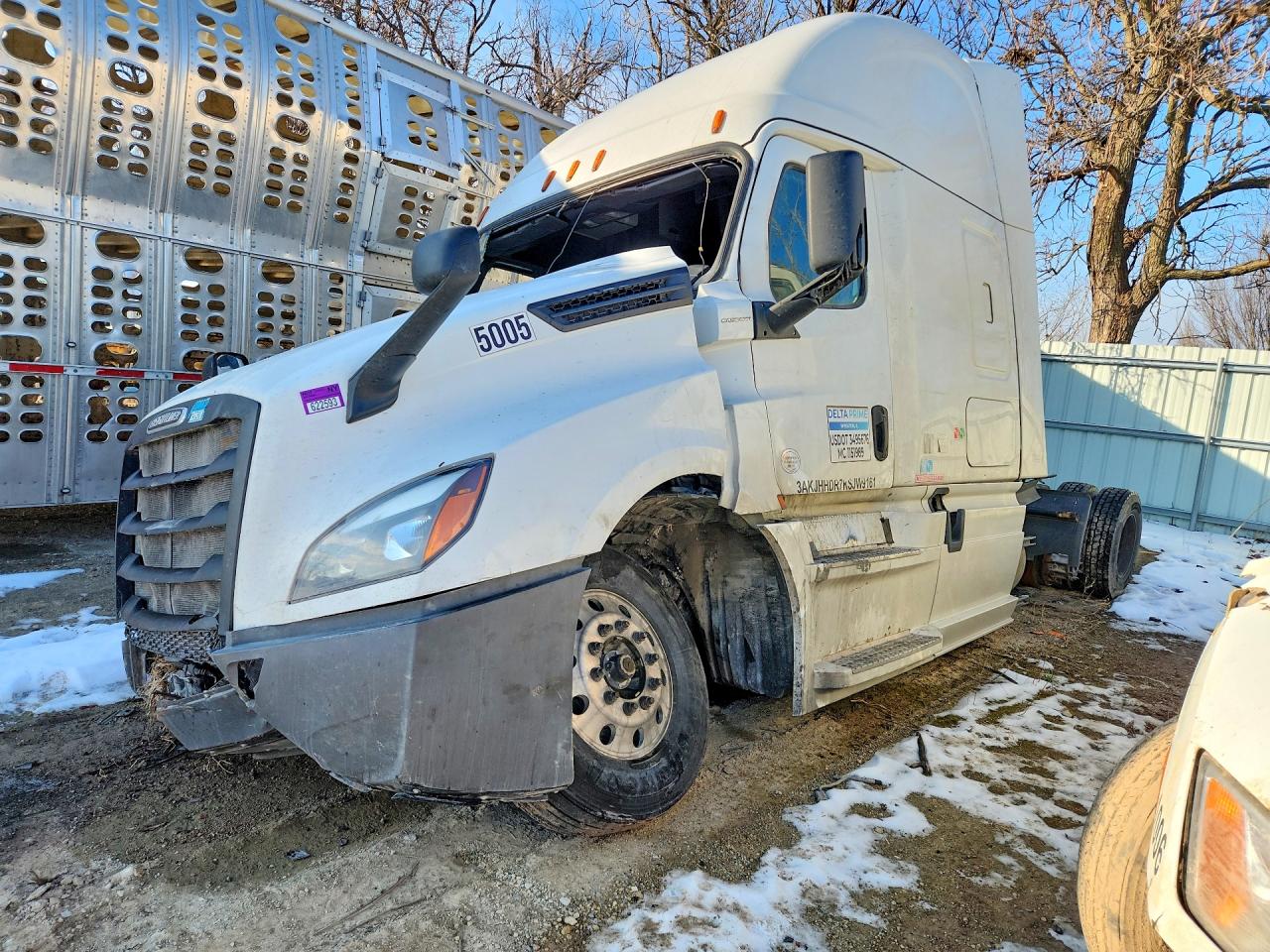 Salvage Freightliner Cascadia 126 Image