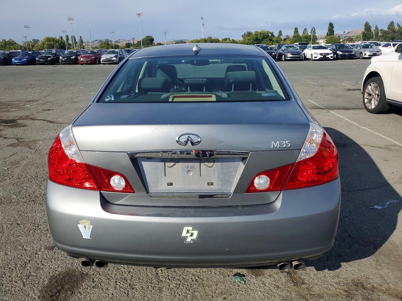 INFINITI M35 Base