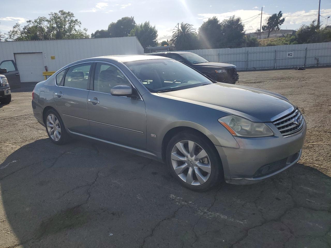 INFINITI M35 Base
