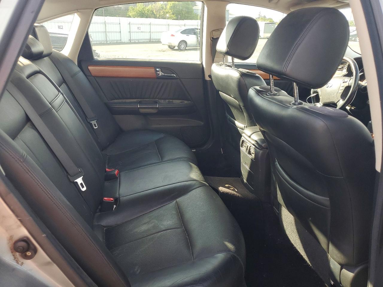 INFINITI M35 Base