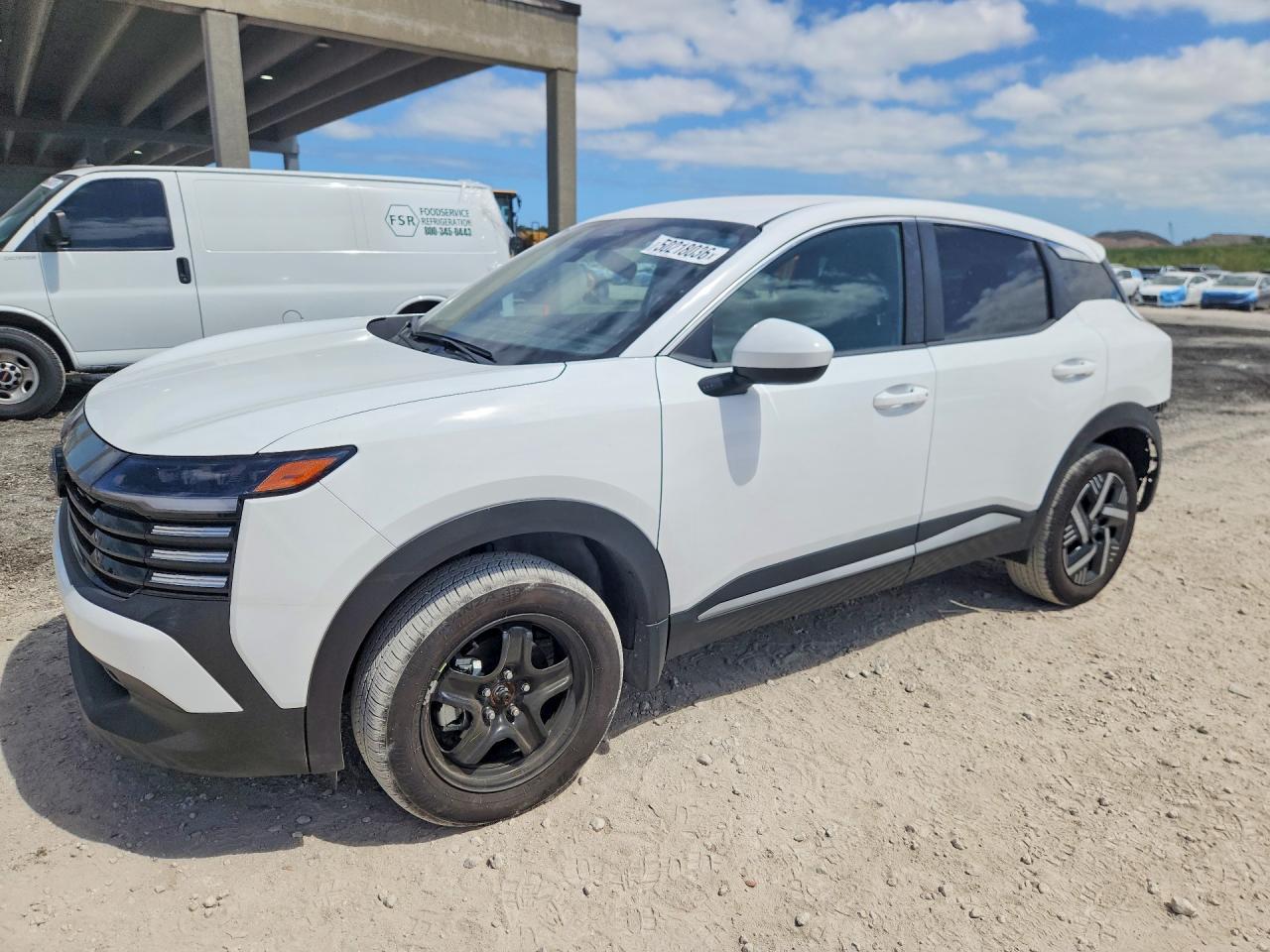 Salvage Nissan Kicks Image
