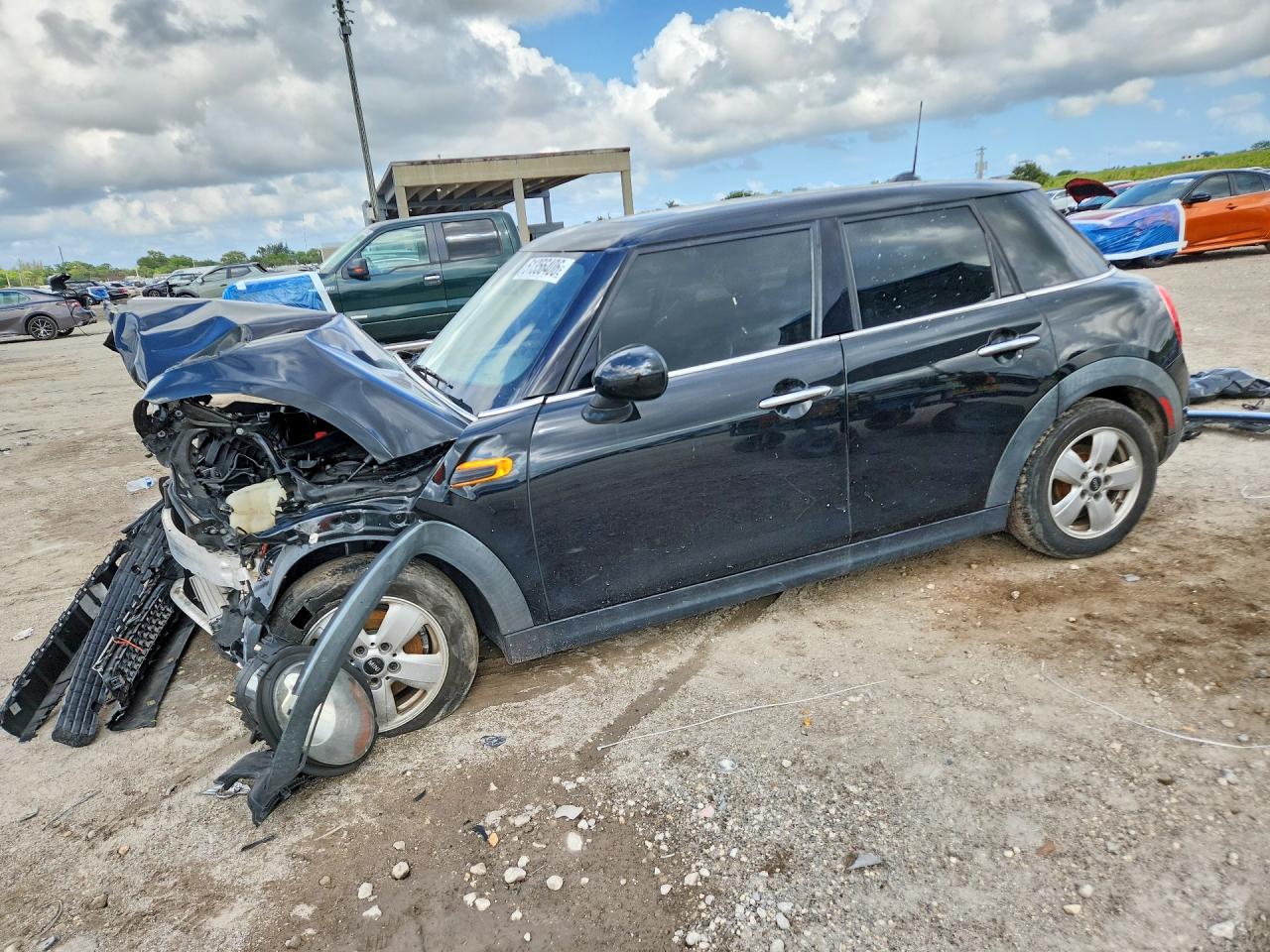 Salvage MINI Cooper Image