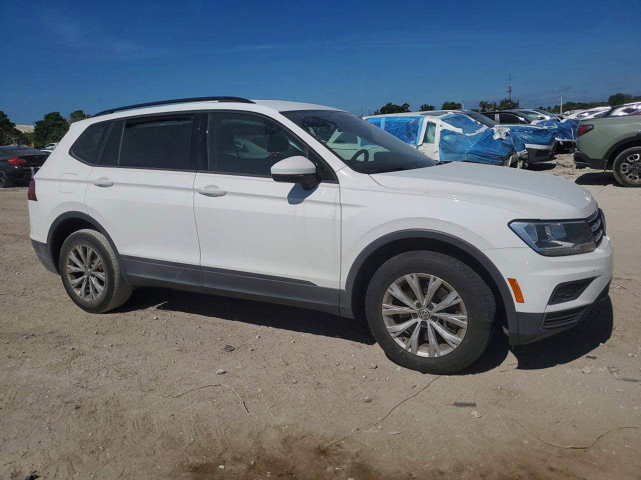Volkswagen Tiguan S