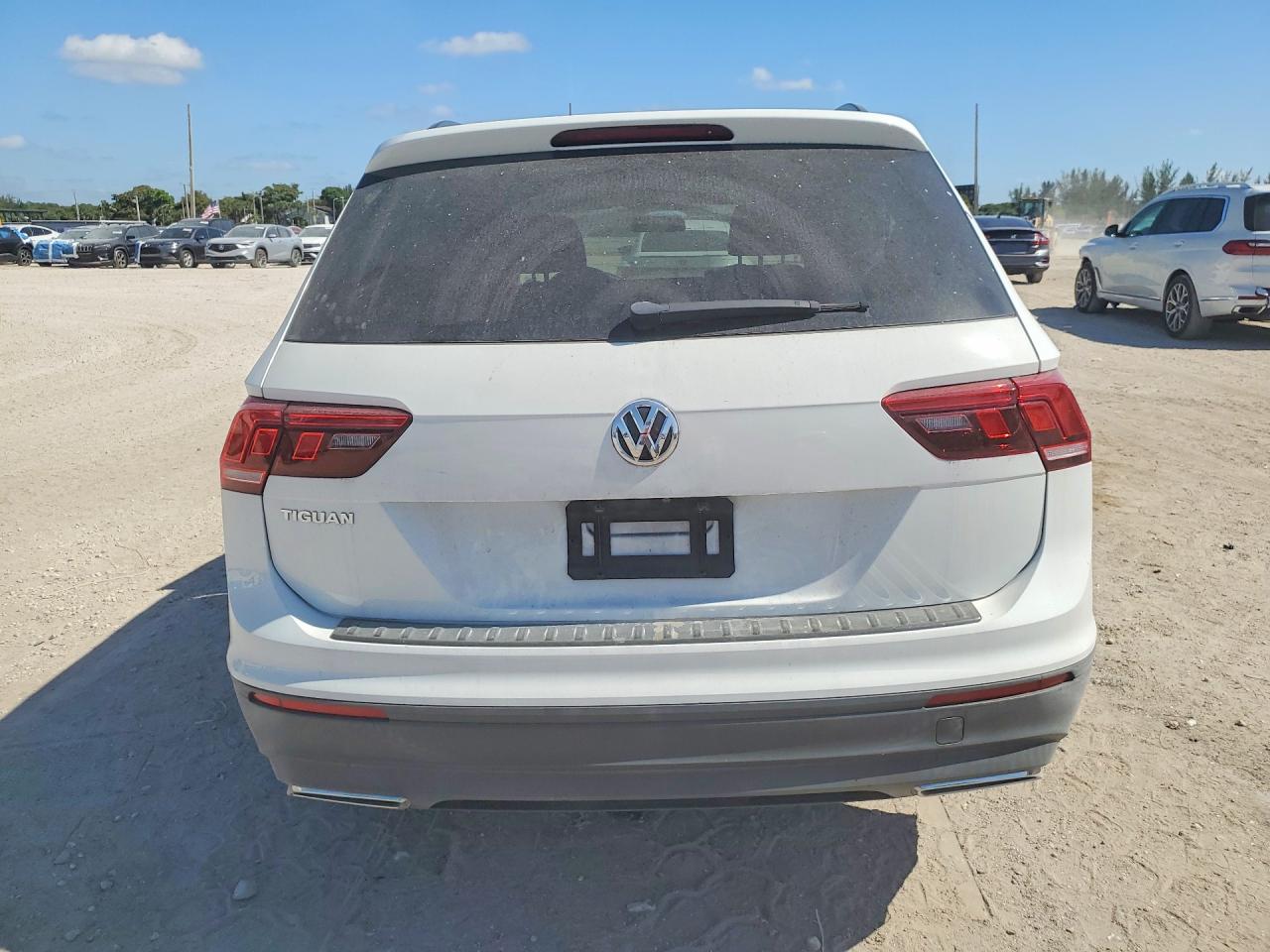 Volkswagen Tiguan S