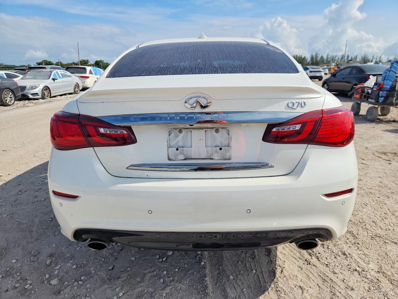 INFINITI Q70 3.7 Luxe