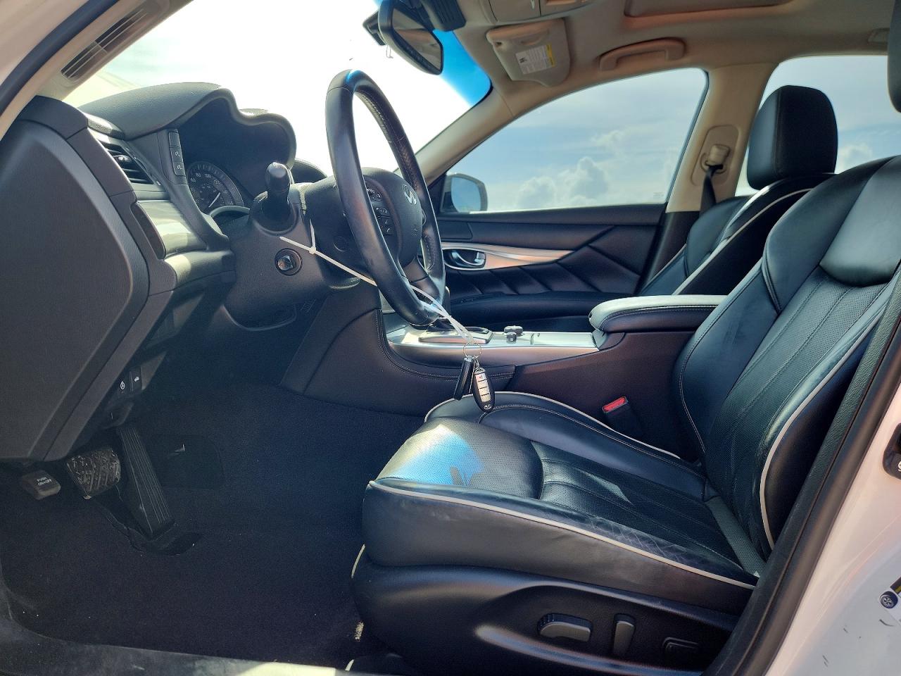 INFINITI Q70 3.7 Luxe
