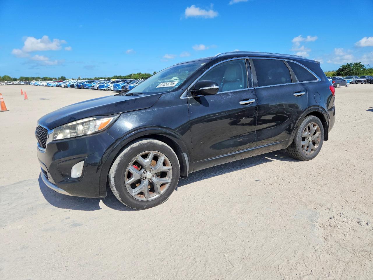Salvage Kia Sorento Image
