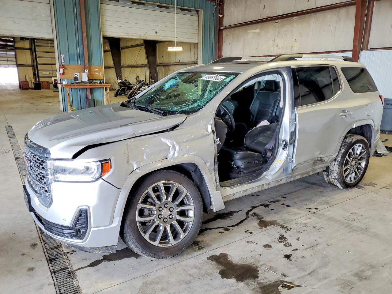 Salvage GMC Acadia Image