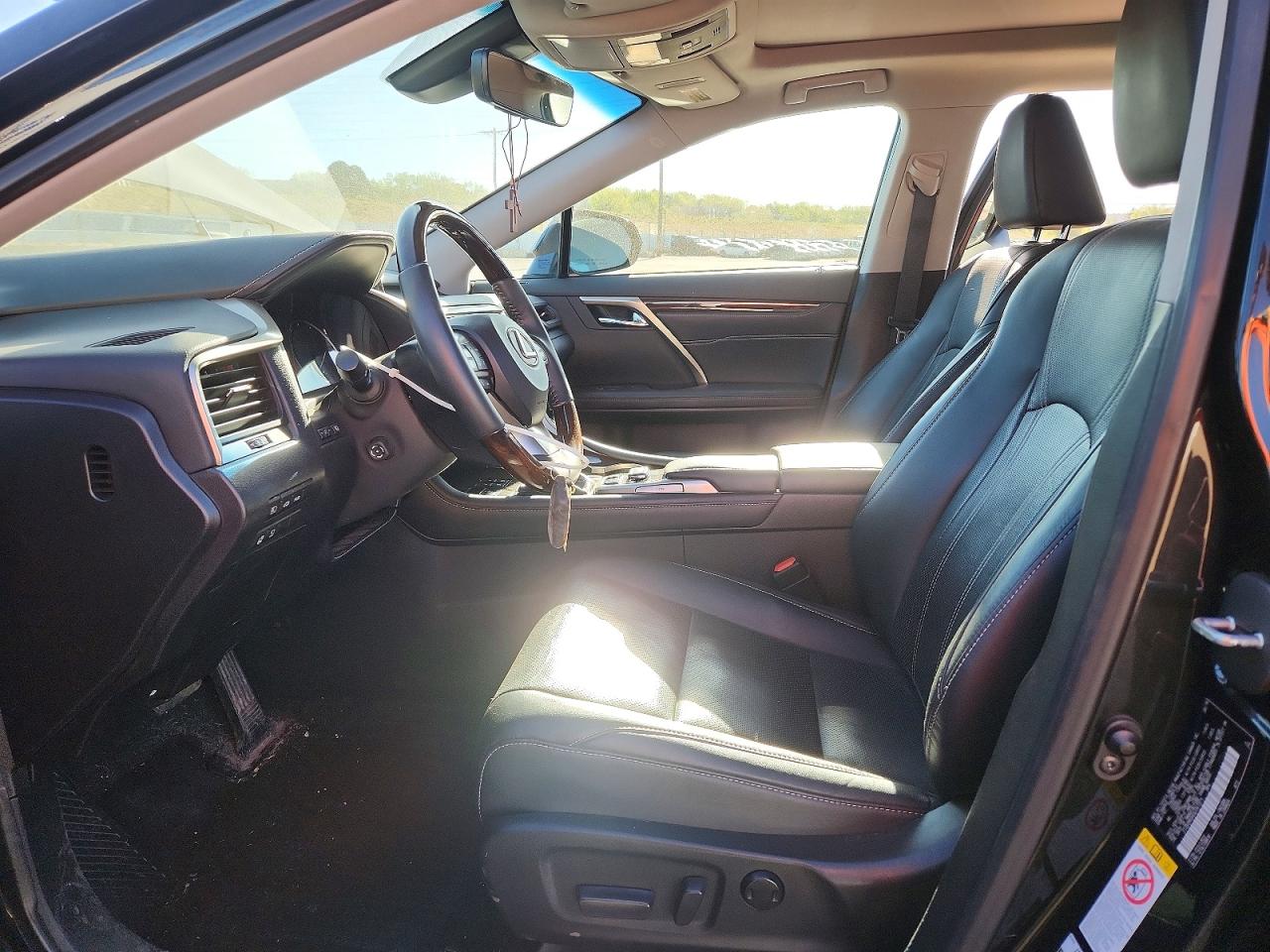 Lexus RX Base