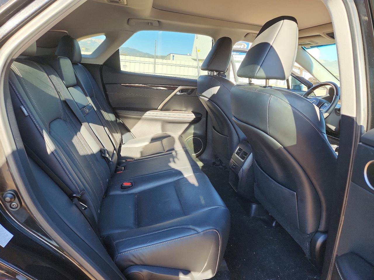 Lexus RX Base