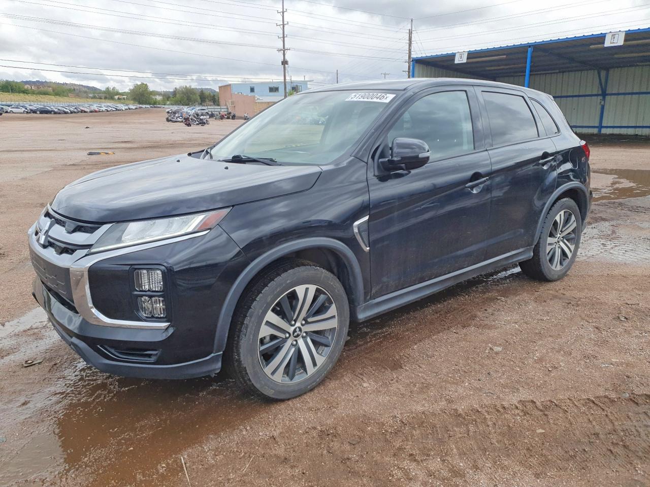 Salvage Mitsubishi Outlander Image