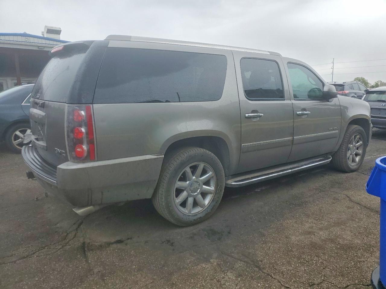 GMC Yukon Denali