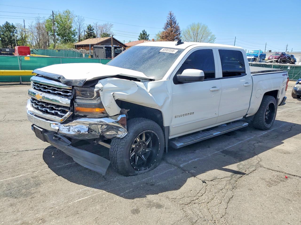 Salvage Chevrolet Silverado Image