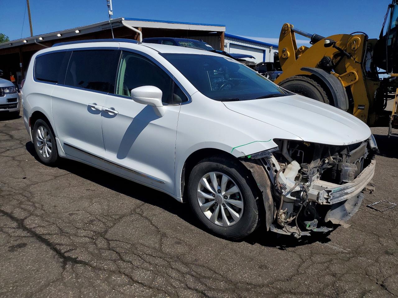 Chrysler Pacifica Touring L