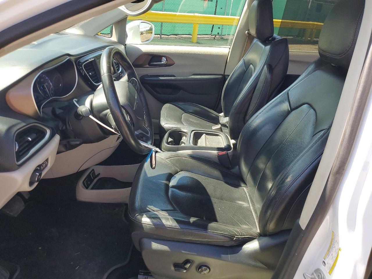 Chrysler Pacifica Touring L