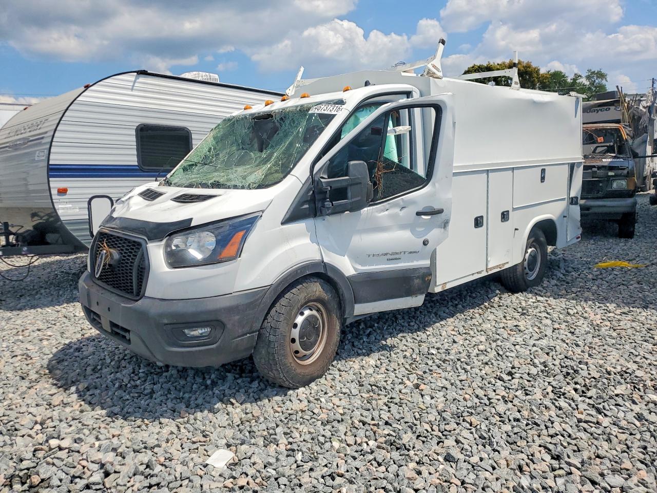 Salvage Ford Transit Image