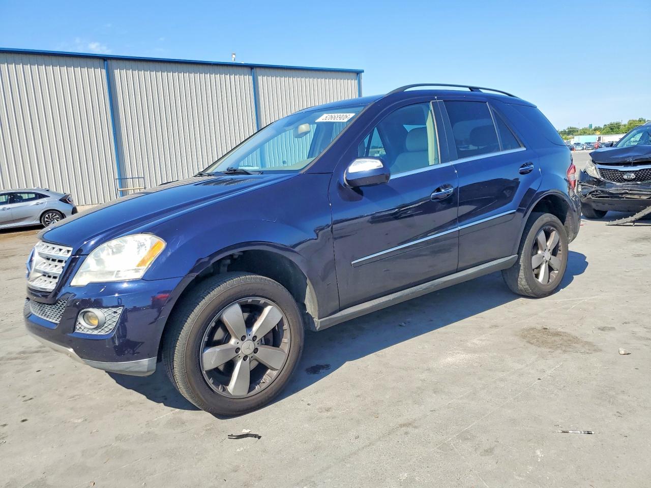 Salvage Mercedes-Benz M-Class Image