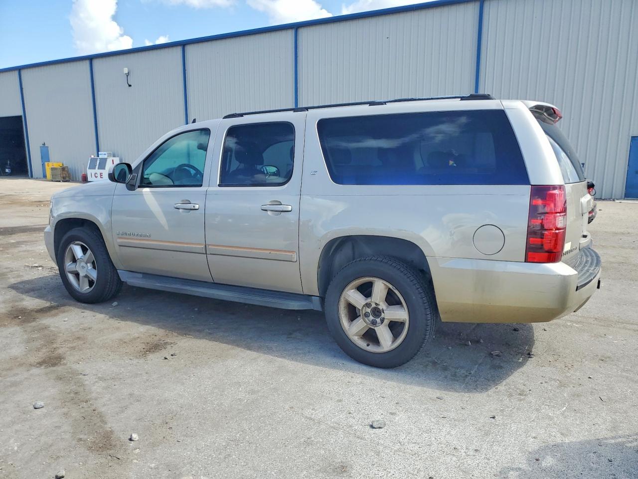 Chevrolet Suburban C1500
