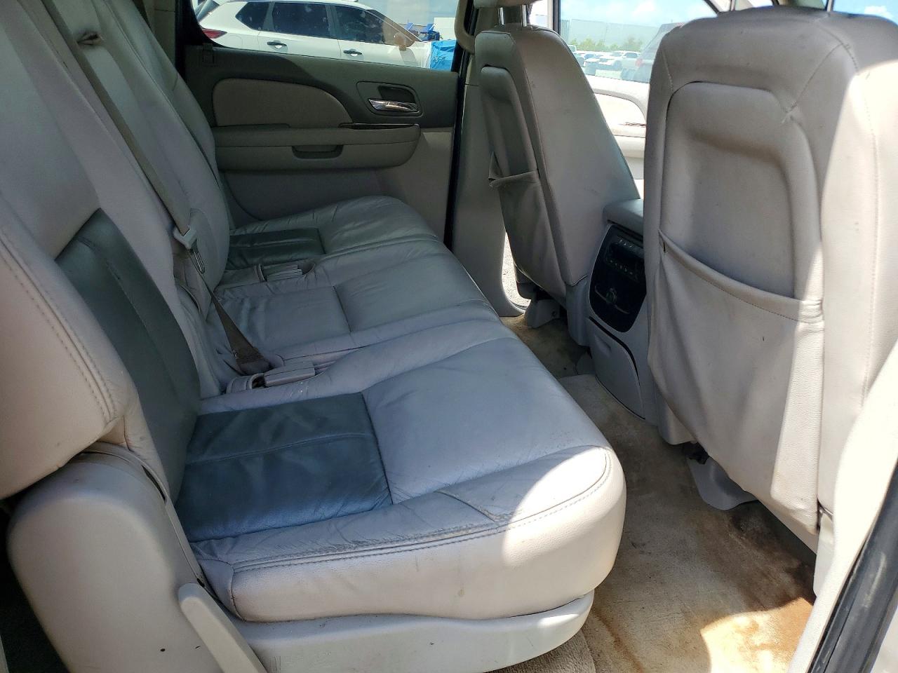 Chevrolet Suburban C1500