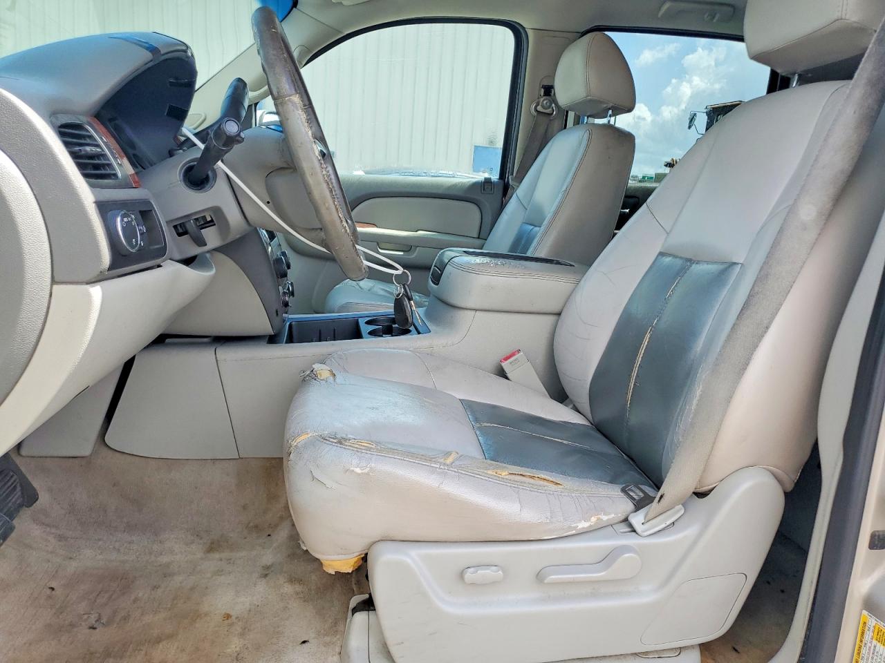 Chevrolet Suburban C1500