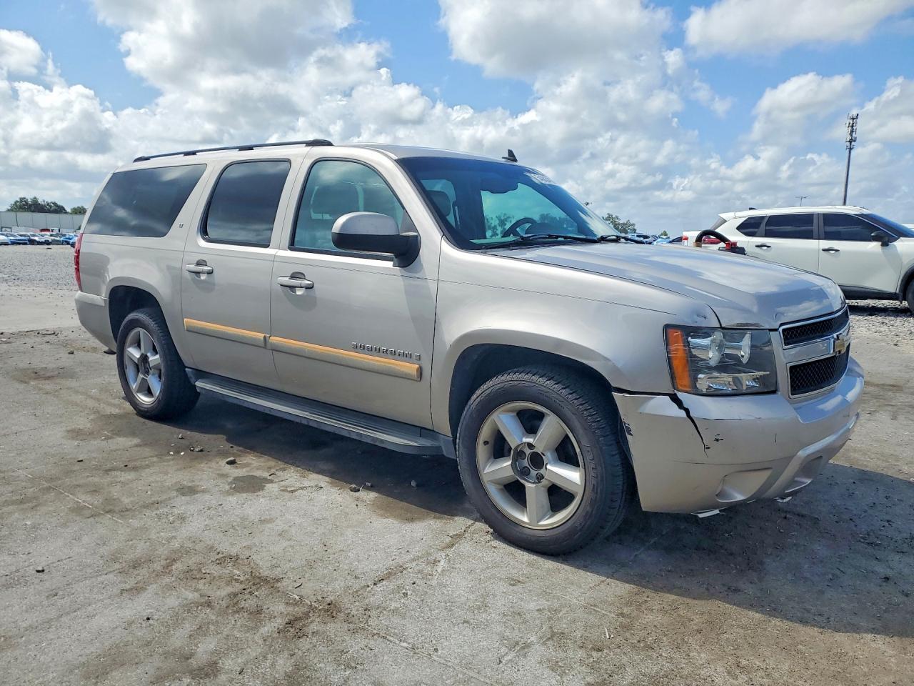 Chevrolet Suburban C1500