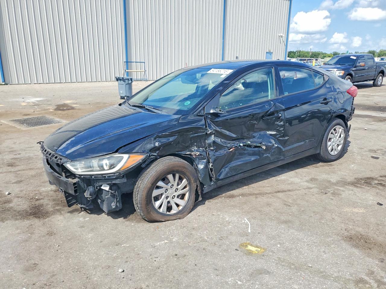 Salvage Hyundai ELANTRA Image