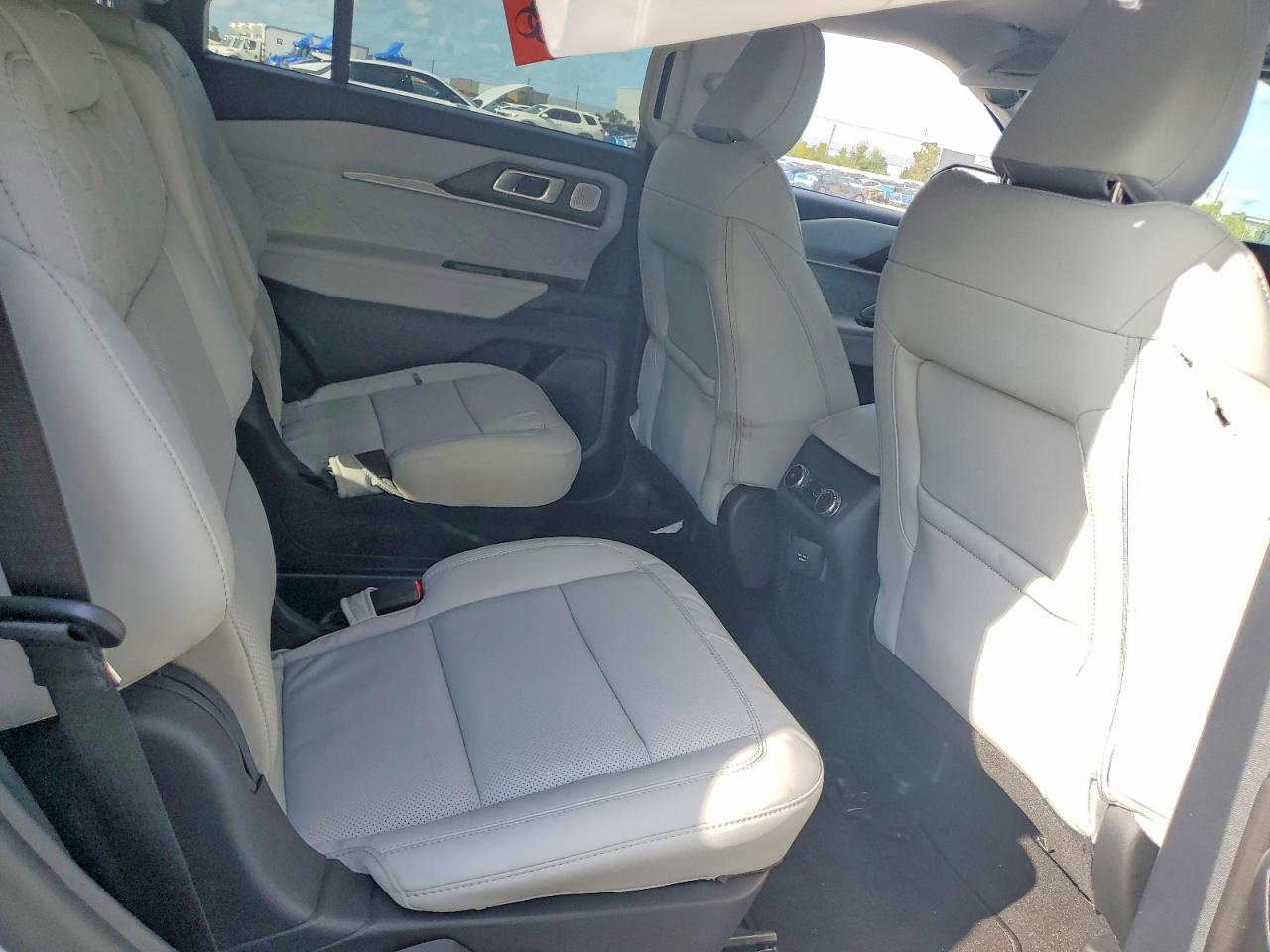 Ford Explorer Platinum