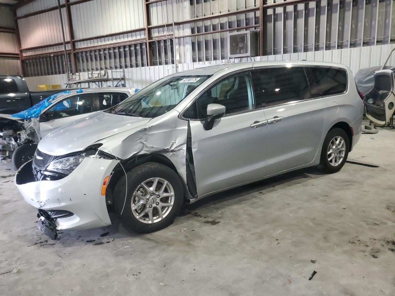 Salvage Chrysler Minivan Image