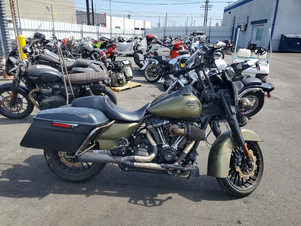 Salvage Harley-Davidson Fl Image