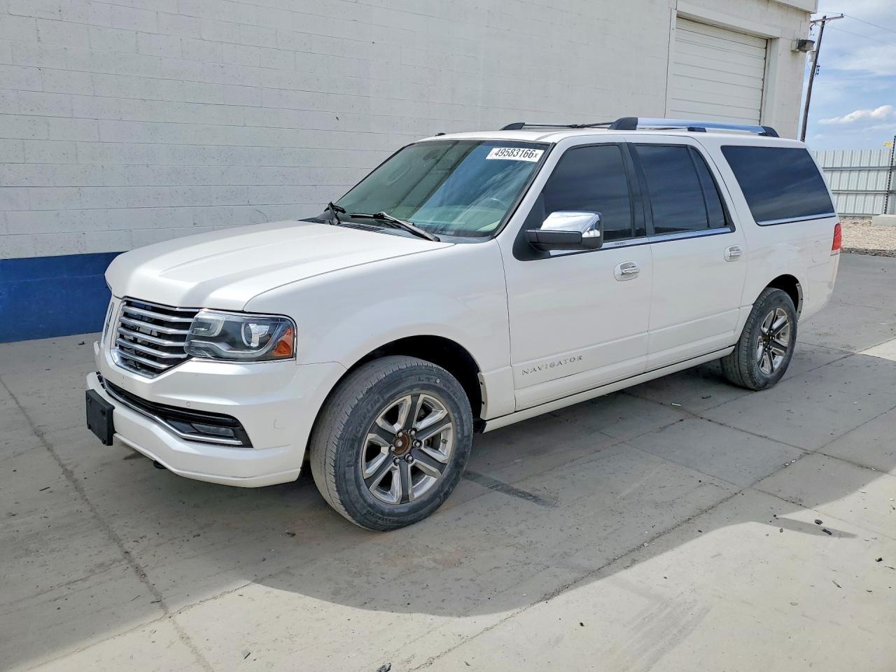 Salvage Lincoln Navigator Image