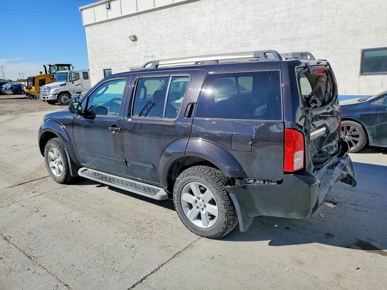Nissan Pathfinder S