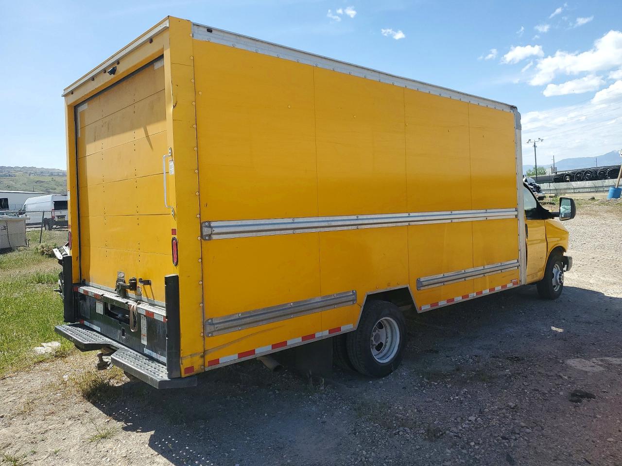 GMC Savana Cutaway G3500