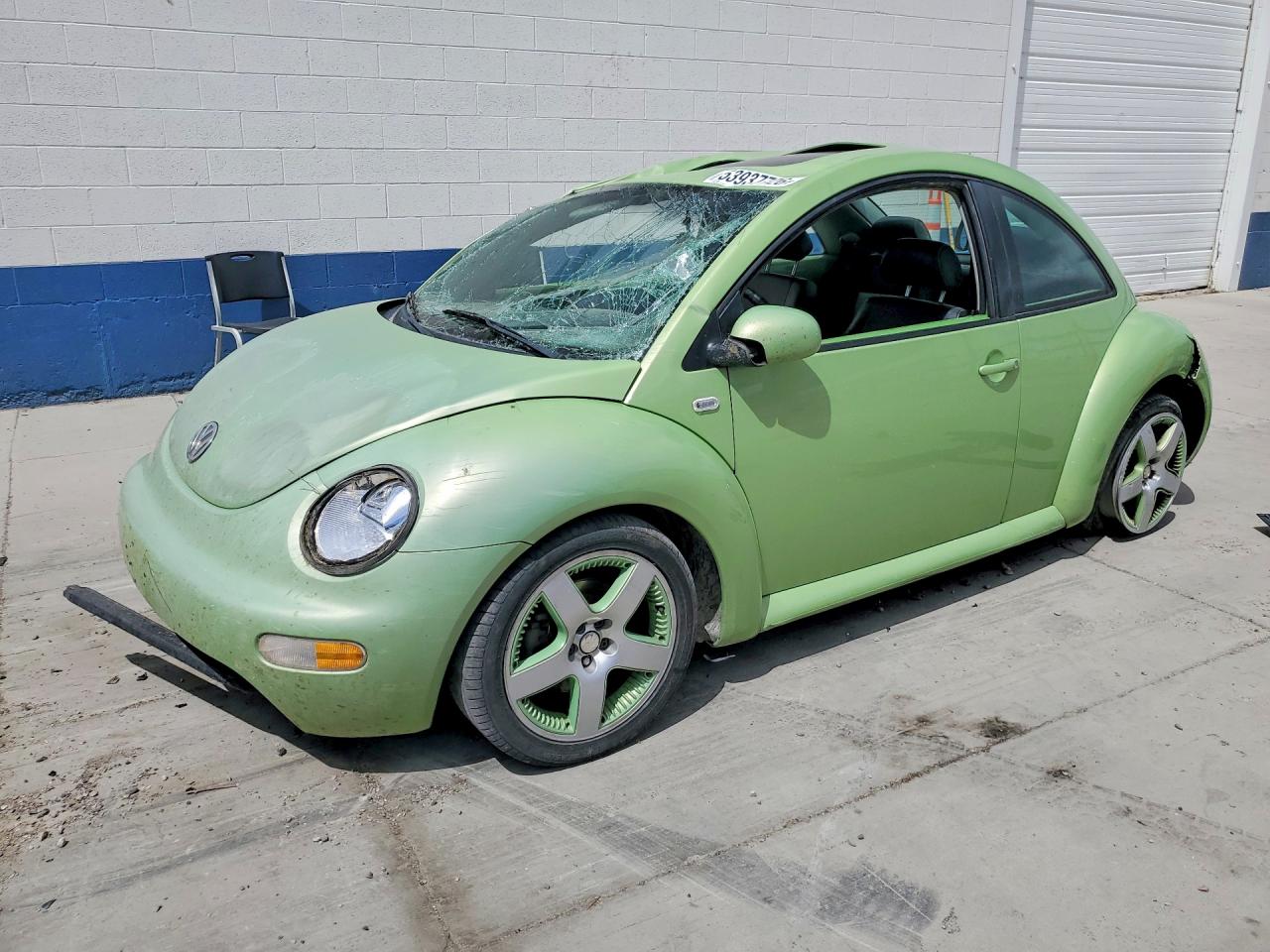 Salvage Volkswagen Beetle Image