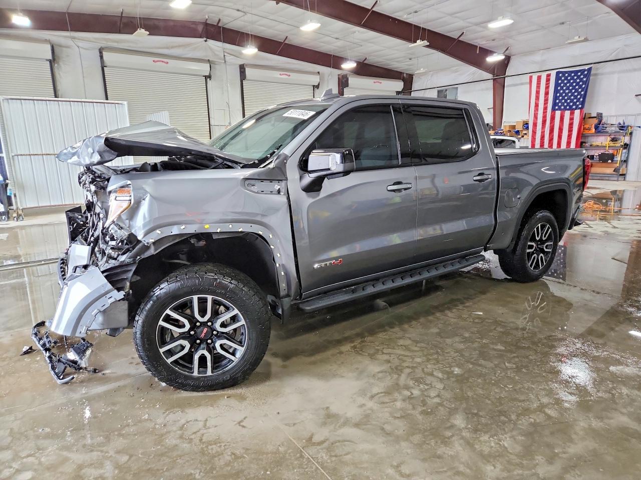 Salvage GMC Sierra Image